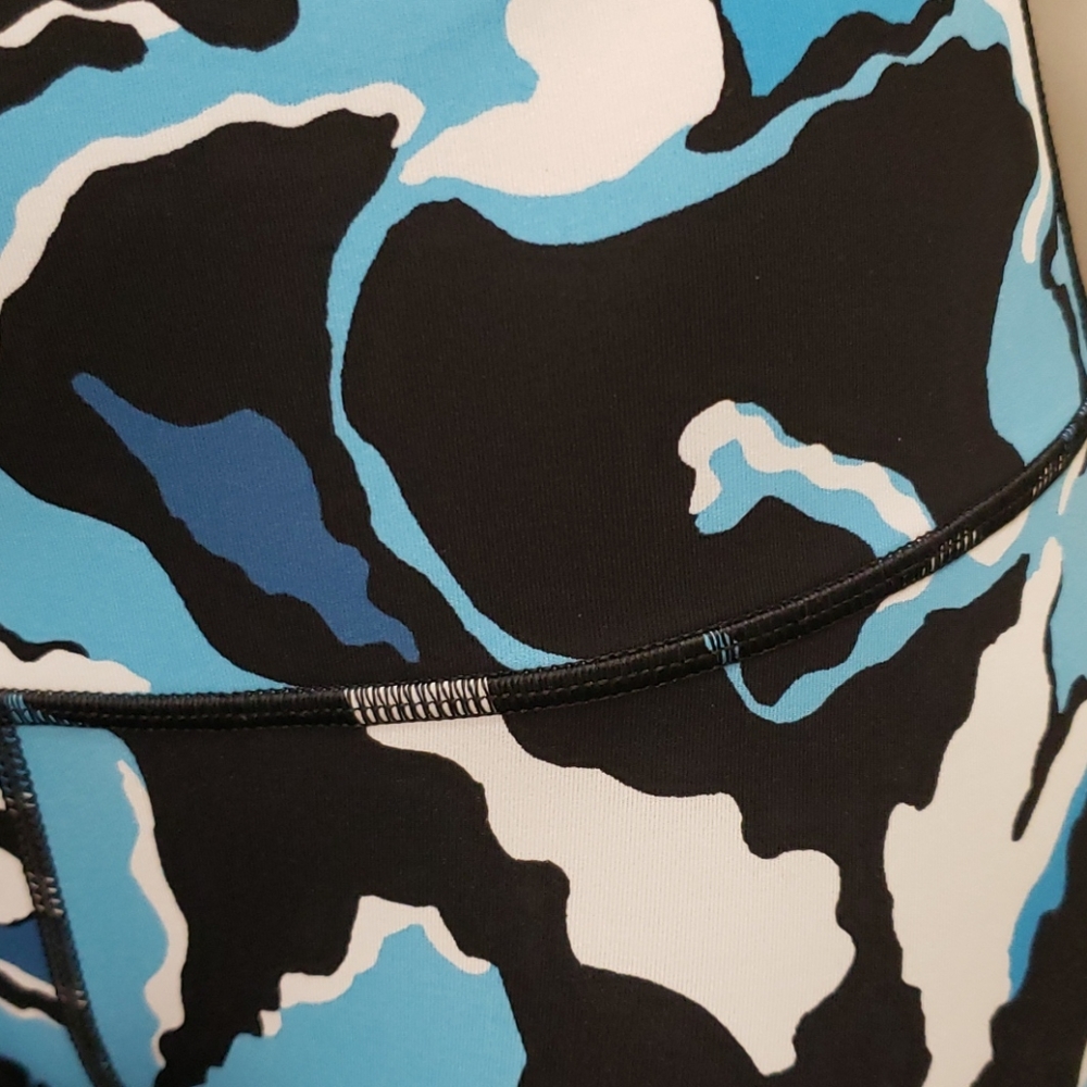 Lululemon leggings - Picture 2 of 4
